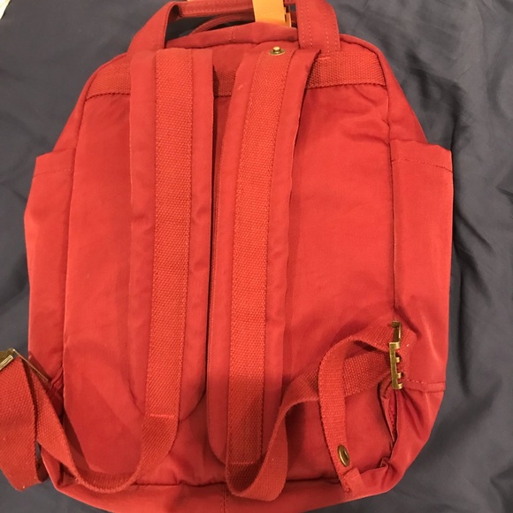 red backpack - Picture 4 of 7